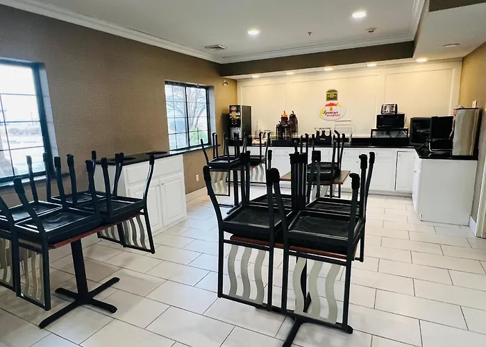 Super 8 By Wyndham South Bend